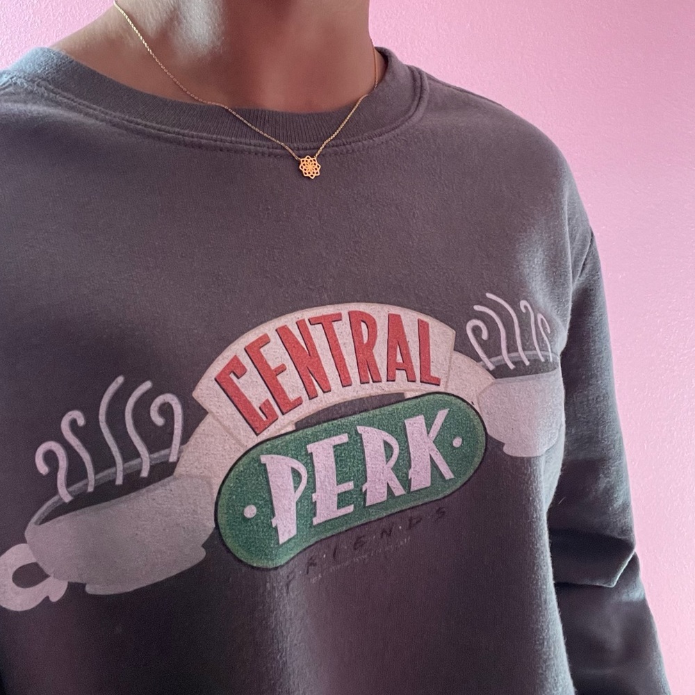 “Central Perk” cropped sweatshirt